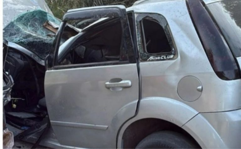 Motorista morre ao bater em poste após perder controle em Marataízes