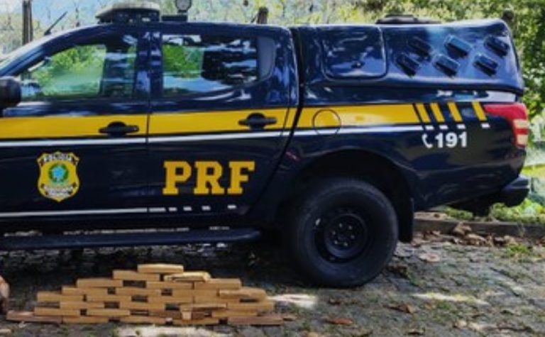 Mulher é presa após ser pega viajando em ônibus com 21 kg de maconha em Guarapari