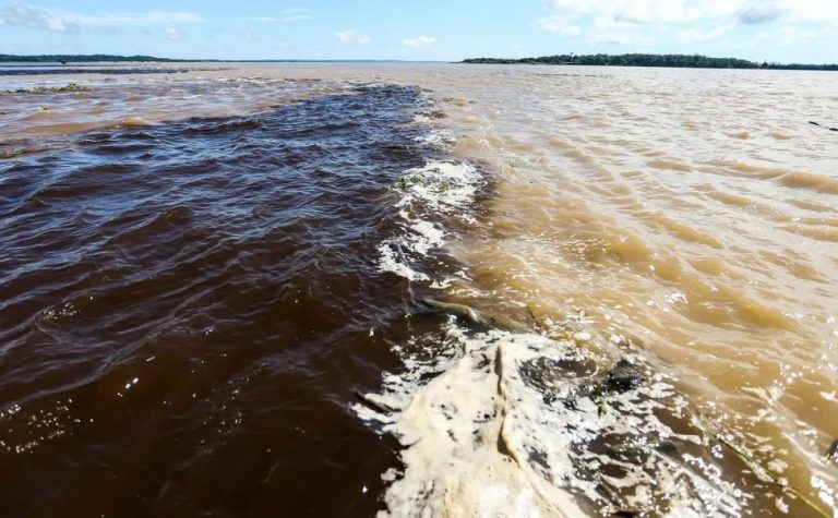 Naufrágio no Amazonas deixa dois mortos e sete pessoas desaparecidas