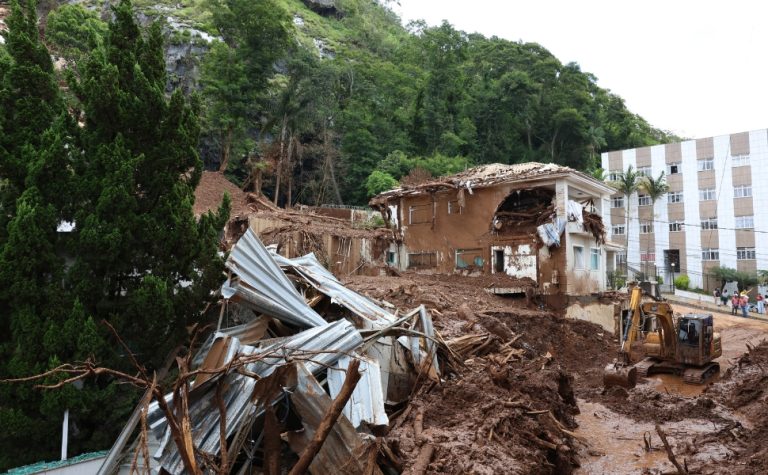 Número de mortes sobe para 66 em Minas Gerais