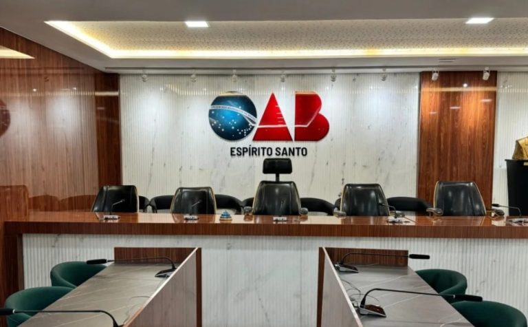 OAB-ES entra com ação contra imposto extra para advogados