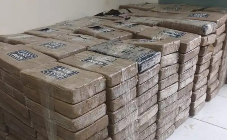 Operação internacional apreende 1,3 t de cocaína em alto mar