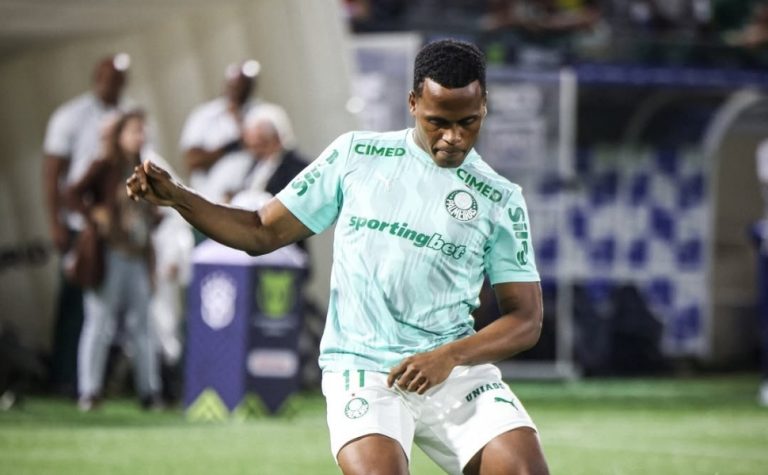 Palmeiras vence Fluminense no sufoco em reencontro de Arias e segue líder