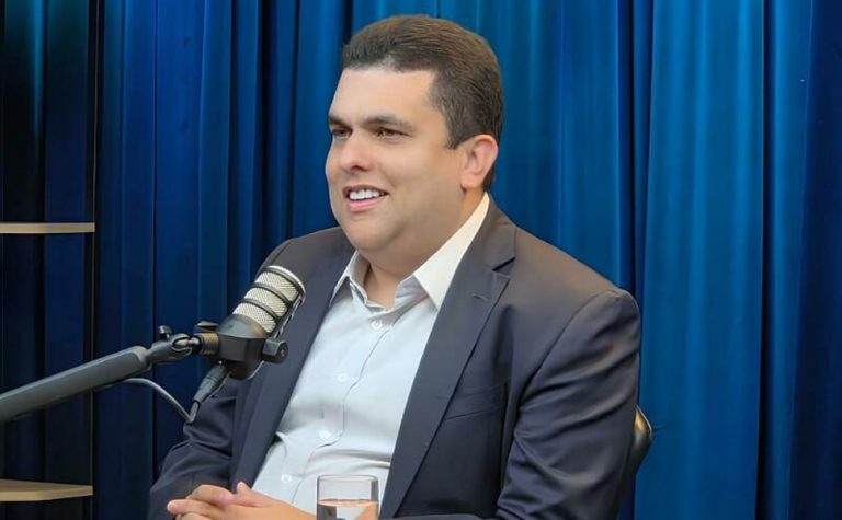 “Passagem aérea barata só com mais empresas”, diz presidente da ANAC