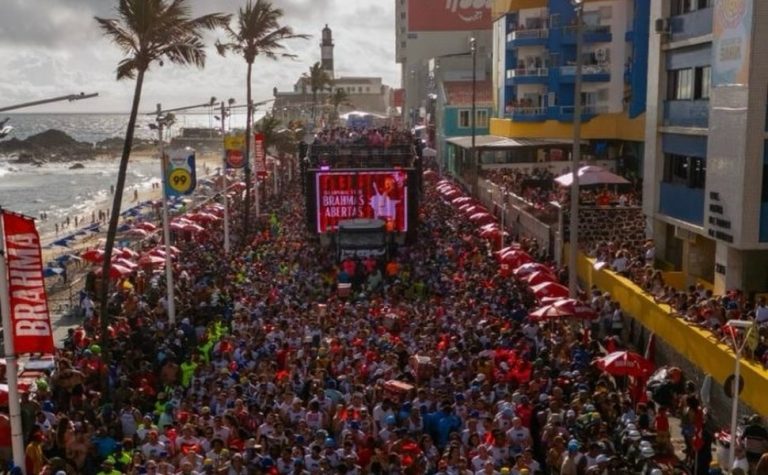 Prefeito de Salvador antecipa Carnaval de 2027 e revela primeiras atrações