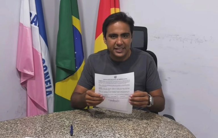 Prefeito e vereador se retratam após foto com Pazolini e Arnaldinho