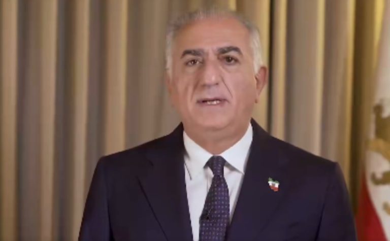 Príncipe herdeiro do Irã chama ataque dos EUA e Israel de “intervenção humanitária”