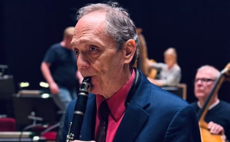 Quem é Ken Peplowski, ícone do jazz encontrado morto em cabine de cruzeiro