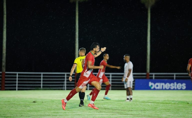 Real Noroeste vence a Desportiva de virada em jogão de cinco gols