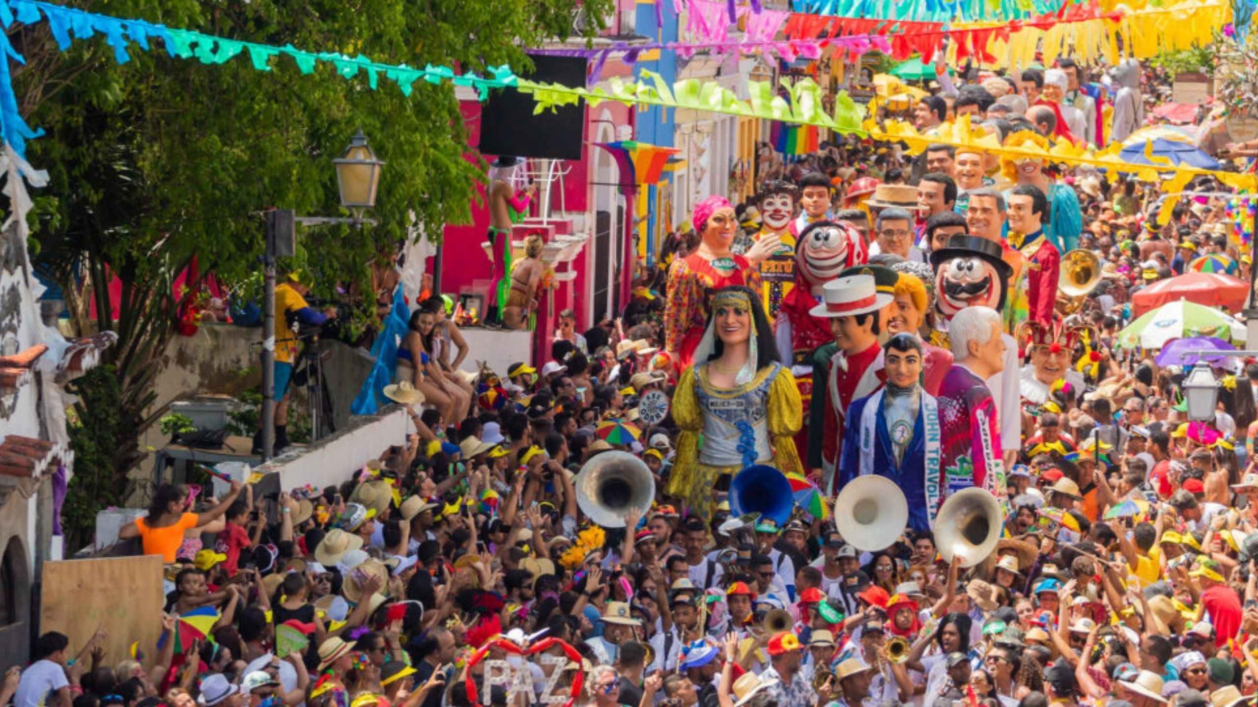 Ressaca de Carnaval em Olinda: ladeiras recebem blocos e troças neste fim de semana