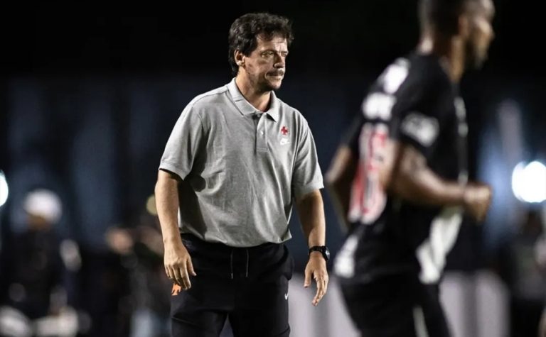 Vasco anuncia saída do técnico Fernando Diniz