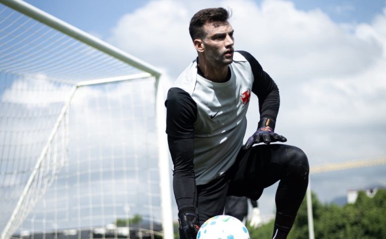Vasco quer virar a chave e iniciar reação contra o Santos no Brasileirão