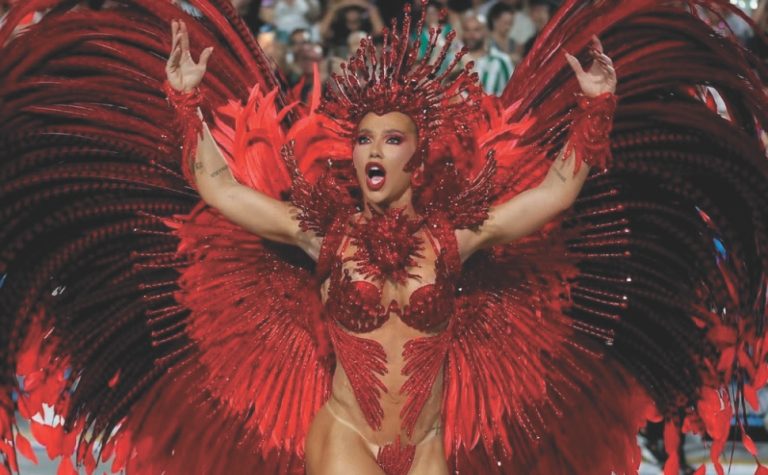 Virgínia coloca condições para se manter como Rainha de Bateria da Grande Rio