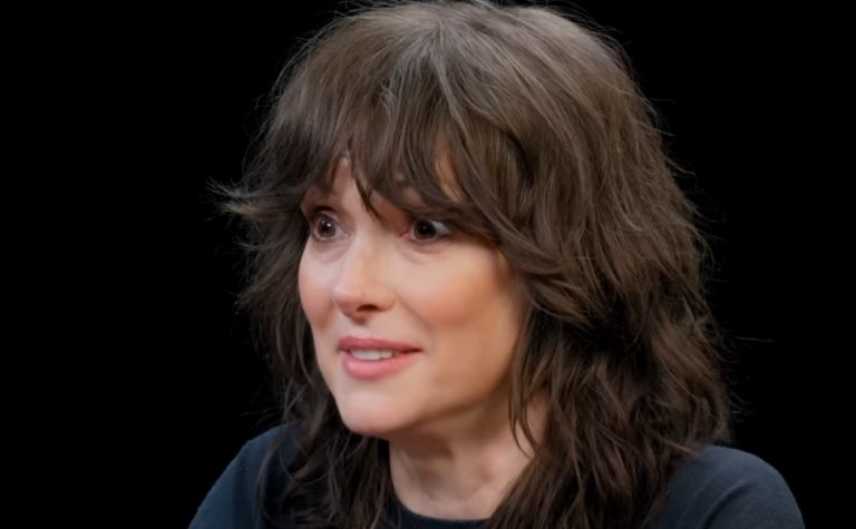 ‘Wandinha’ terá Winona Ryder na sua 3ª temporada, que já está em produção