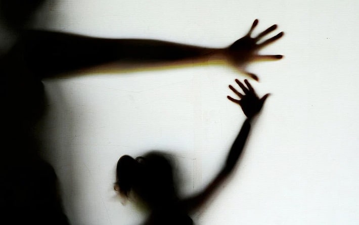 8,8% dos adolescentes brasileiros de 13 a 17 anos relatam já terem sido estuprados