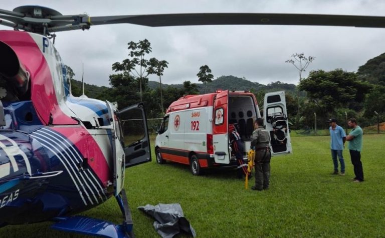 Adolescente sofre amputação da perna após acidente entre carro e moto no ES
