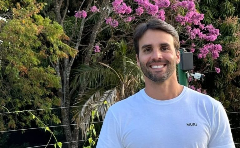 Após fim do casamento com Ivete Sangalo, Daniel Cady viaja com antiga namorada