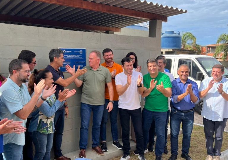 Arnaldinho surpreende e aparece em inauguração com Casagrande e Ricardo
