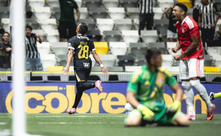 Atlético/MG vence na estreia de Domínguez