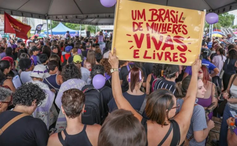 Autonomia financeira é prioridade para mulheres, aponta pesquisa