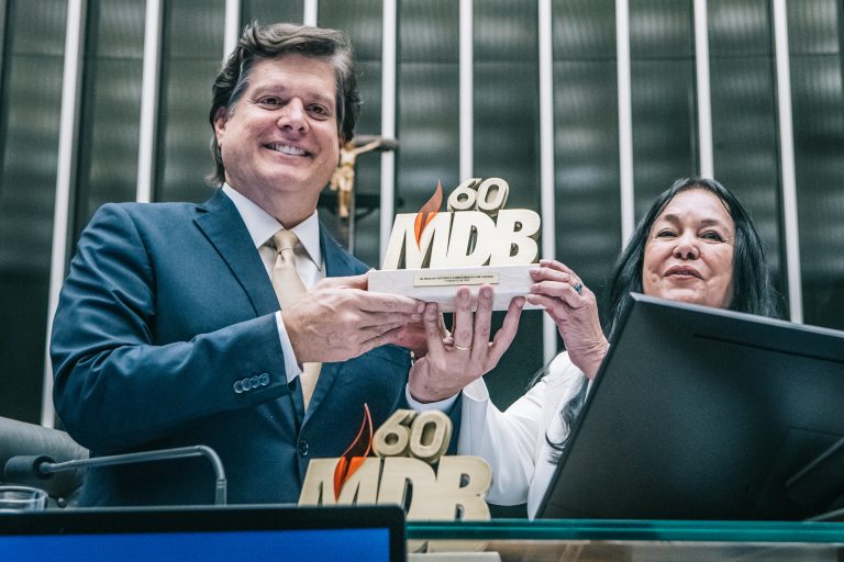Baleia Rossi se manifesta em favor de Rose ao Senado