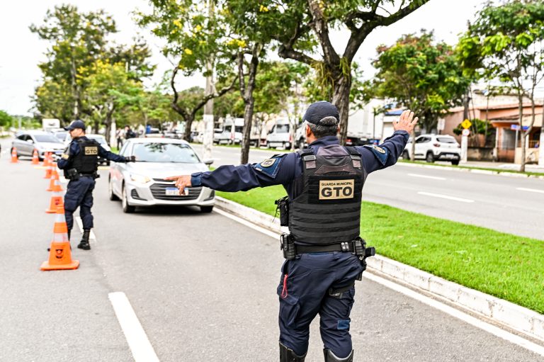 Blitze em Vitória aborda mais de 300 veículos no último fim de semana