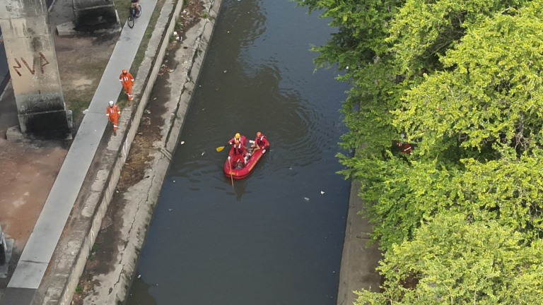 Bombeiros localizam corpo de homem desaparecido no canal do Arruda