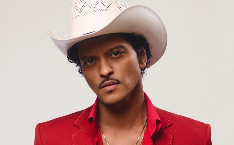Bruno Mars bem latino e romântico em novo álbum
