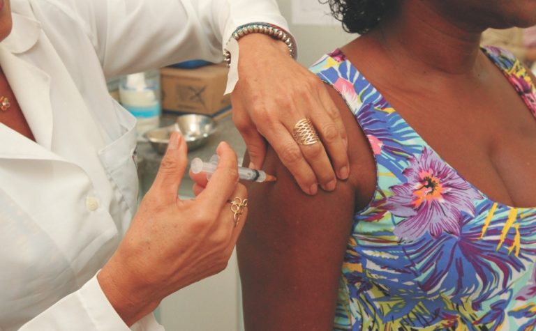 Cidades do ES fazem mutirão de vacinação contra gripe neste sábado