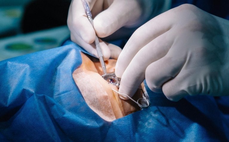 Cirurgia de catarata em clínica na Bahia deixa 11 pacientes sem a visão de um olho