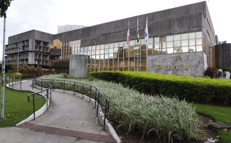 Concursos públicos com 2 mil vagas e salário de até R$ 10.221 no ES