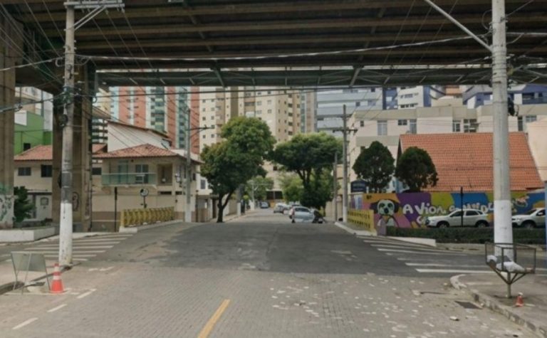 Demolição de ponte muda trânsito na Praia da Costa, em Vila Velha