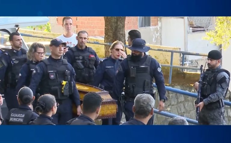 Despedida de comandante da Guarda de Vitória é marcada por emoção