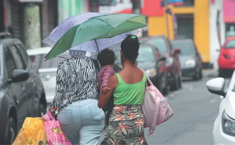 ES tem 57 pessoas fora de casa e novo alerta de chuva intensa
