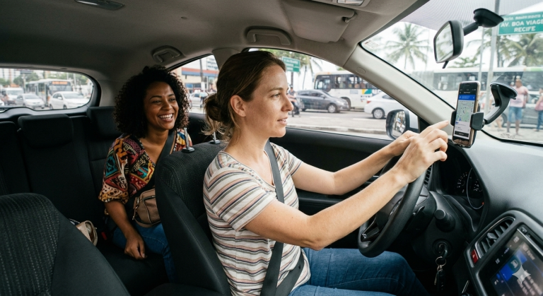 Empresa de aplicativo vai permitir que passageiras escolham motoristas mulheres