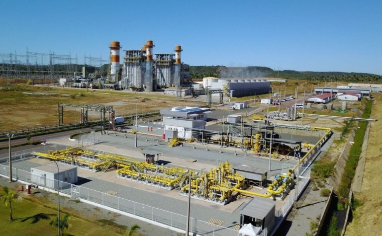 Empresas vão construir quatro usinas de energia e abrir 1.600 empregos