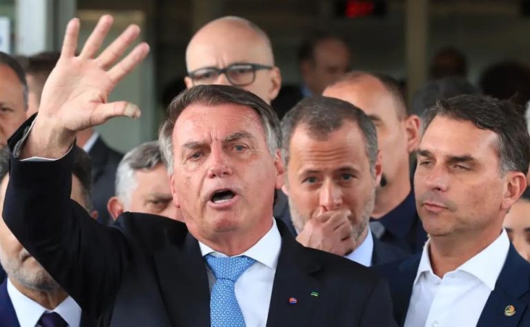 Moraes e Dino votam no plenário virtual do STF para manter Bolsonaro na Papudinha