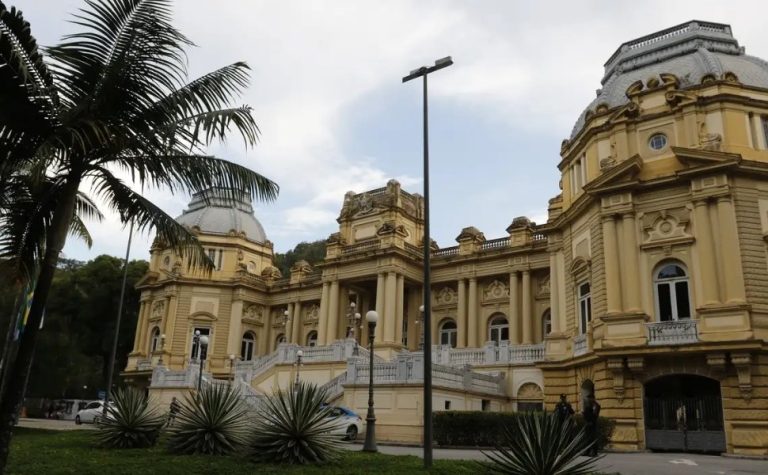Entenda o que acontece no Rio com a renúncia de Claudio Castro
