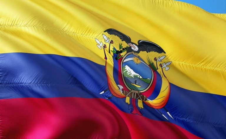 Equador reconhece bombardeio contra grupos armados colombianos em seu território