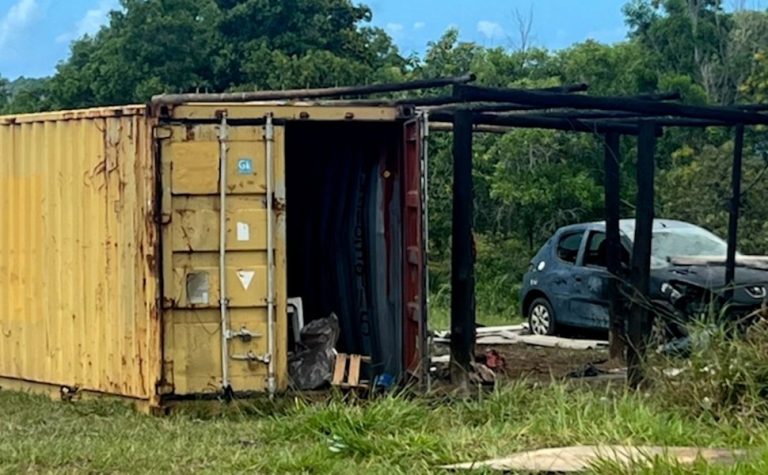 Explosão em contêiner deixa um morto em área de fazenda na Serra