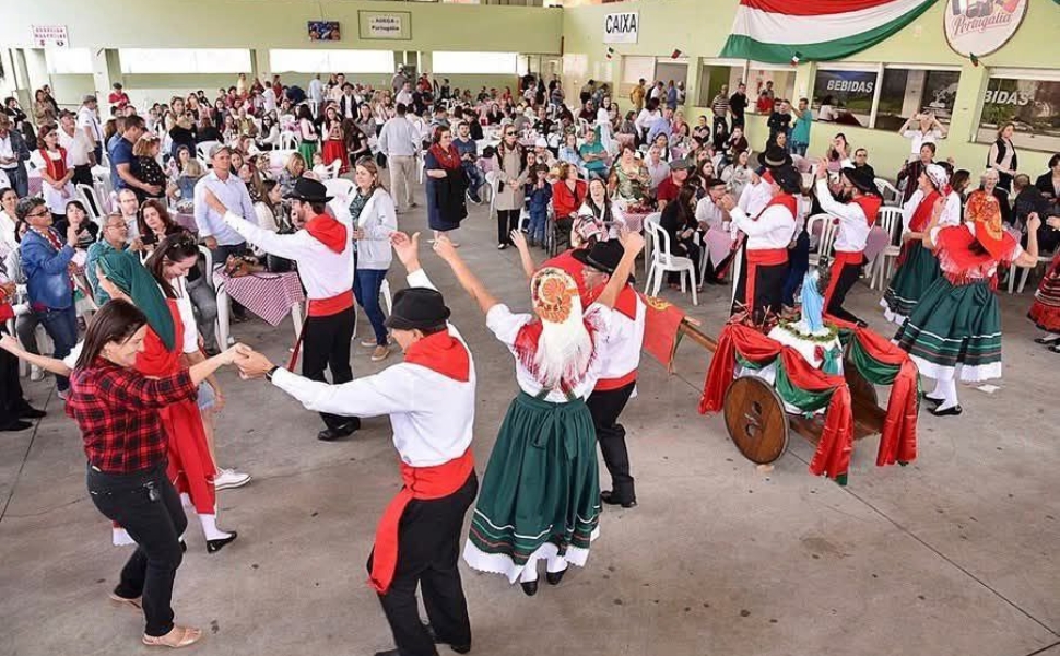 Festa em Conceição do Castelo celebra imigração de portugueses e italianos