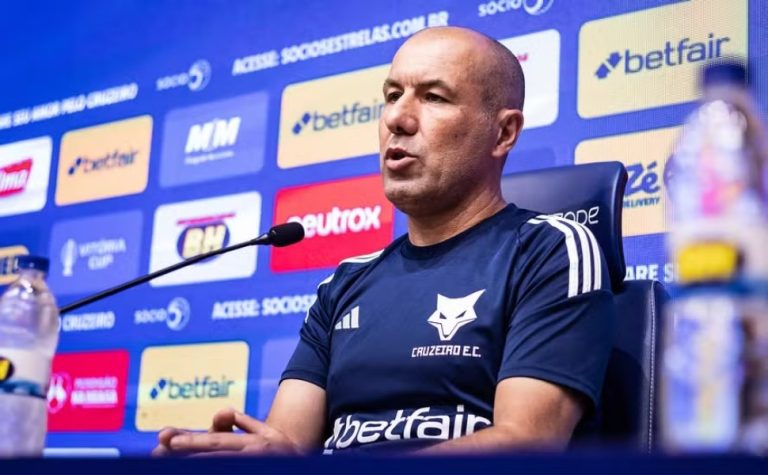 Flamengo encaminha acerto com o treinador Leonardo Jardim, diz portal