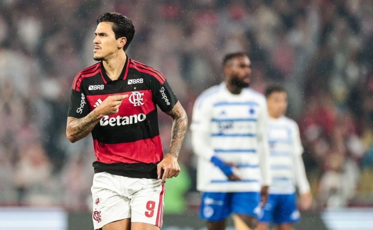 Flamengo vence Cruzeiro em noite de reencontros e vaias a ‘vira-casacas’