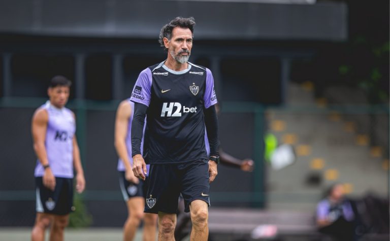 Galo mira 20ª final seguida em estreia de técnico