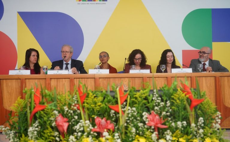 Governo lança Plano Clima com meta de reduzir emissões até 2035