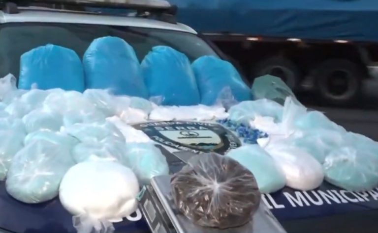 Guarda Municipal apreende 70 kg de drogas em casa na Serra e detém três suspeitos