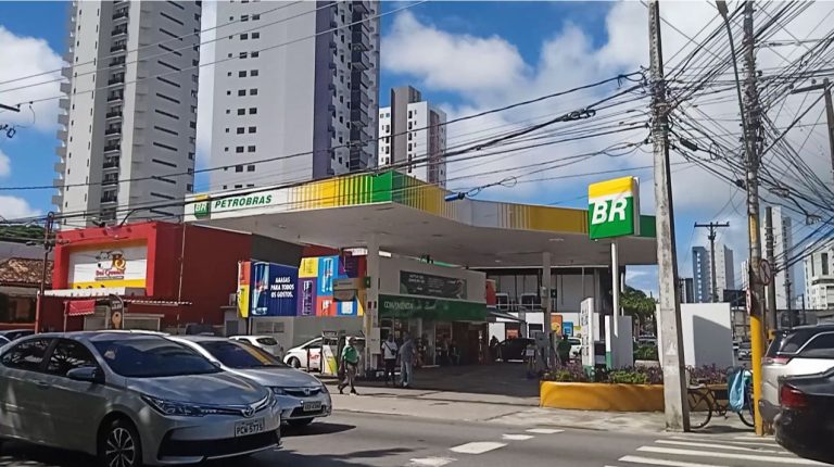 Homem é preso em flagrante ao tentar esfaquear companheira na Madalena