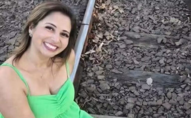 Homem mata mulher em casa e usa celular dela para falar com a família