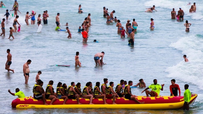 Homem morre após cair de banana boat em Santa Catarina