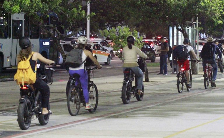 Idade mínima e velocidade: Câmara de Vitória aprova regras para bikes elétricas